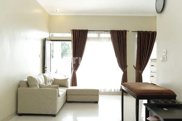 image RUMAH MEWAH BERKUALITAS ESKLUSIF SIAP HUNI DI PURI NIRWANA CIBINONG, KE STASIUN BOJONG GEDE 2,5 KM, 4 MENIT KE RSUD CIBINONG, DEKAT RUMAH SAKIT MEDIKA, DEKAT STADION PAKANSARI (3)