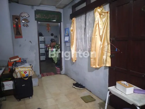 image RUMAH MUNGIL TANPA CARPORT DI TEMPAT YANG SANGAT STRATEGIS (4)