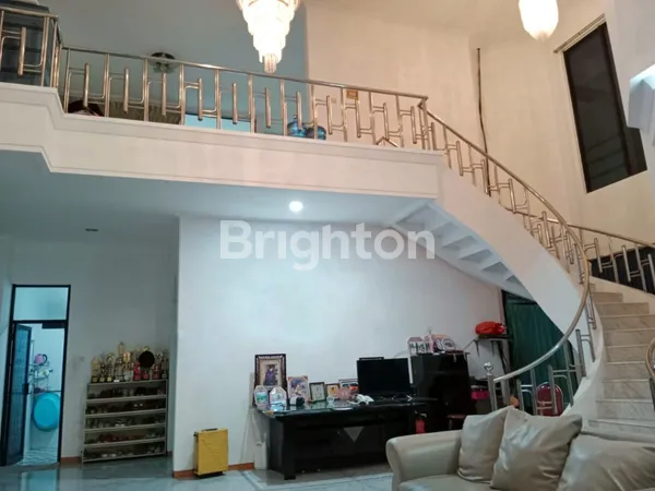 image  RUMAH RAYA SATELIT BARAT SURABAYA BARAT BAGUS TERAWAT SIAP HUNI (7)