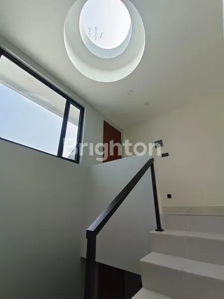 image RUMAH  CANTIK DI PLUIT  3.5 LANTAI JAKARTA UTARA (6)