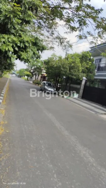 image RUMAH MEWAH 2 LANTAI SIAP HUNI DI TAMAN PONDOK INDAH WIYUNG (8)