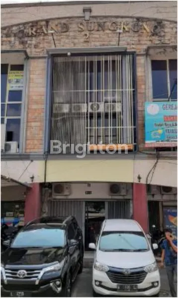 image RUKO 4 LANTAI SEMI FURNISH DENGAN LUXURY INTERIOR SIAP PAKAI (1)