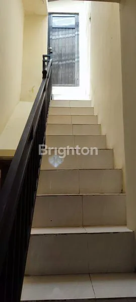 image MINIMALIS DAN RAPAT (4)