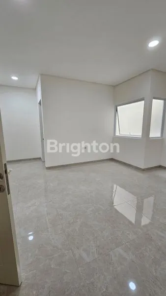 image RUMAH BRAND NEW MUTIARA TAMAN PALEM MALIBU 3 LANTAI (4)