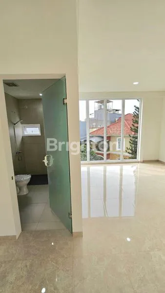 image RUMAH BRAND NEW MUTIARA TAMAN PALEM MALIBU 3 LANTAI (5)