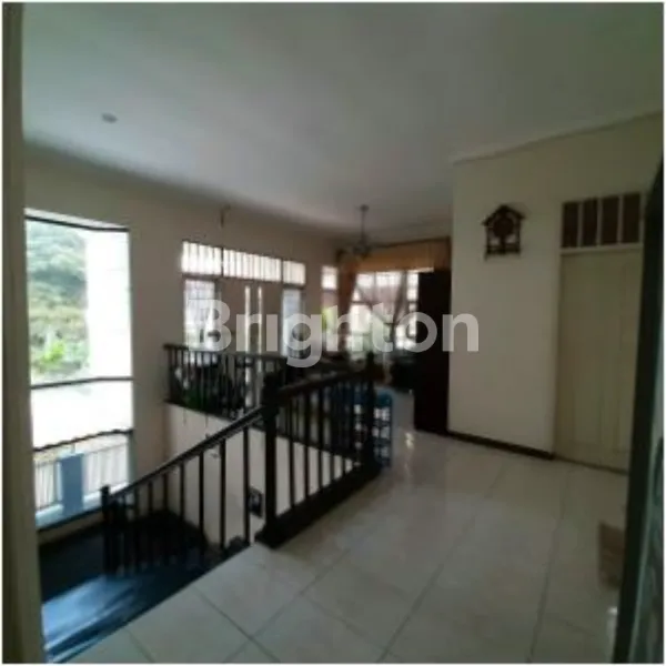 image RUMAH 2 LANTAI SEMI FURNISH SIMPANG DARMO PERMAI POSISI HOOK (3)