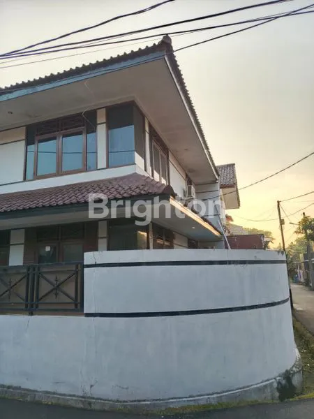 image RUMAH SIAP HUNI DI HOEK – KAVLING DKI CIPAYUNG, CILANGKAP JAKARTA TIMUR (2)