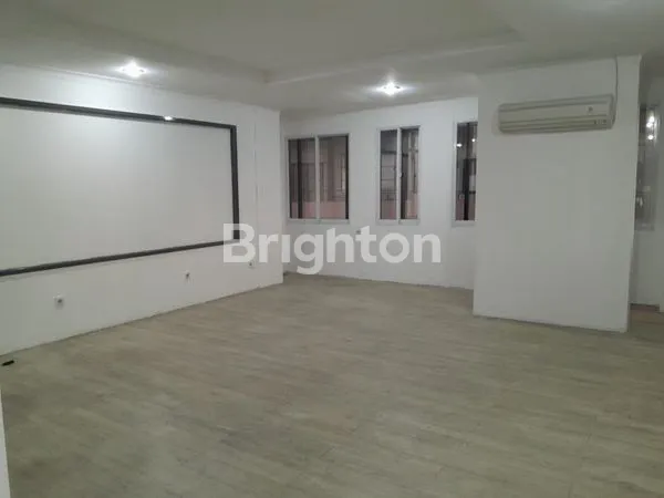 RUANG USAHA DAERAH CIDENG JAKARTA PUSAT