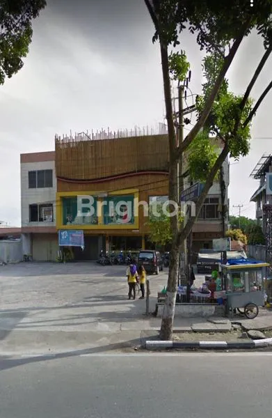 RUKO PREMIUM 5 PINTU DI JL. SUDIRMAN PEKANBARU, LOKASI BISNIS STRATEGIS