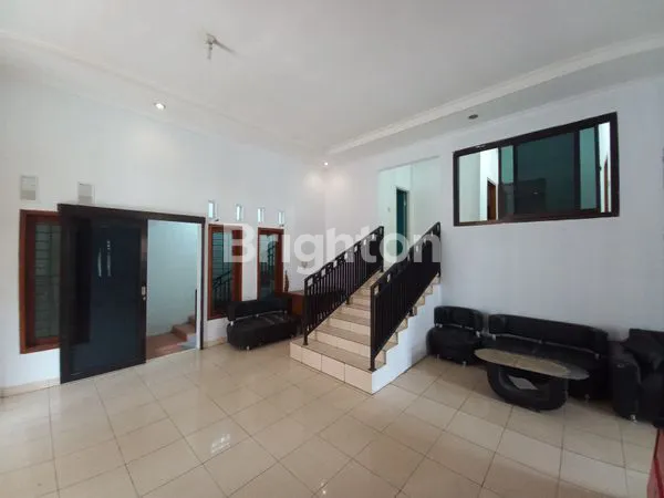 image RUMAH  BESAR TERAWAT DI DEKAT KAWASAN KOTA BARU PARAHYANGAN PADALARANG ( KBP ) (1)