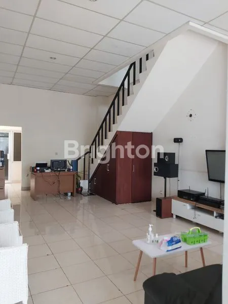 image DIJUAL RUKO DI PASAR MODERN PARAMOUNT LOKASI BAGUS & STRATEGIS UNTUK USAHA (2)