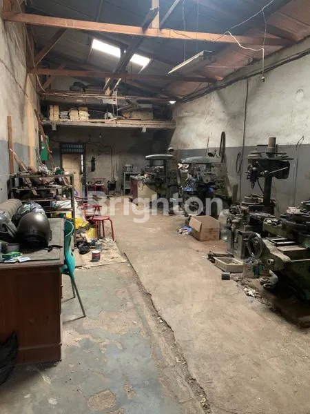 image RUMAH MAINROAD CIBOLERANG RAYA AREA DEKAT PERGUDANGAN (5)