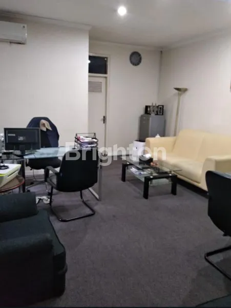 image RUMAH MEWAH LOKASI DEKAT SCBD (6)