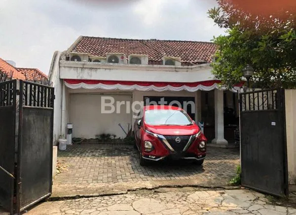 image RUMAH MEWAH LOKASI DEKAT SCBD (1)