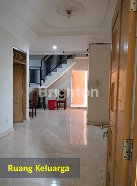 image RUMAH DI JALAN MOH. SAIDI 1, PETUKANGAN SELATAN,  JAKARTA SELATAN DIBAWAH HARGA PASAR,  SHM, (BISA NEGO), SIAP HUNI, 2 LANTAI, LT:172M, LB:184M, KT:4, KM:3, SIAP HUNI (4)