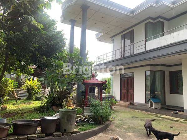 RUMAH MEWAH HALAMAN LUAS BEBAS BANJIR DI JAGAKARSA JAKARTA SELATAN