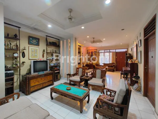 image RUMAH TUA MASIH LAYAK HUNI - CIDENG JAKARTA PUSAT (3)