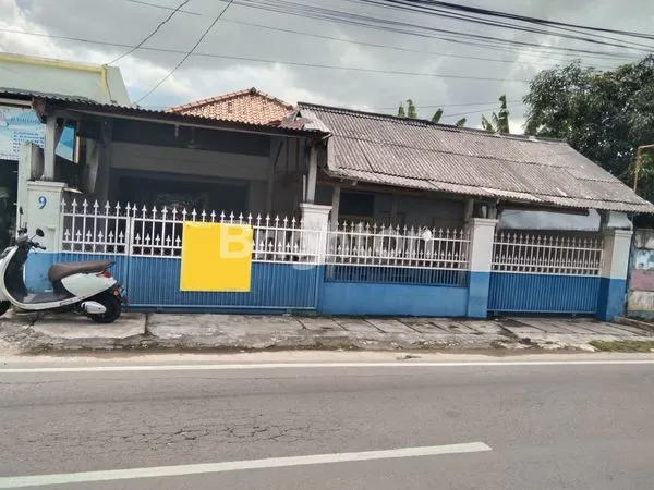 image DIJUAL RUMAH STRATEGIS DI PINGGIR JALAN RAYA (1)
