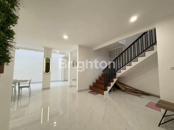 DISEWAKAN RUMAH CANTIK SIAP HUNI PERMATA BUANA PURI INDAH JAKARTA BARAT