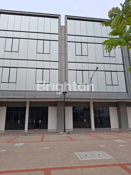 RUKO GANDENG DI EBONY BATAVIA PIK GOLF ISLAND DENGAN 2 PINTU DEPAN BELAKANG