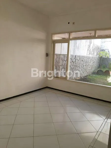 image RUMAH LOKASI STRATEGIS KUPANG BARU SURABAYA BARAT (5)