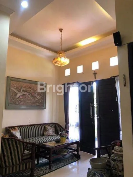 image RUMAH 2 LANTAI STRATEGIS DI SESETAN (4)