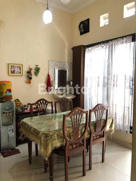 image RUMAH 2 LANTAI STRATEGIS DI SESETAN (2)