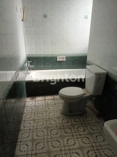 image RUMAH 2 LANTAI FURNISHED DI PASADENA RESIDANCE LUAS 300M² ADA 5 KAMAR TIDUR (7)