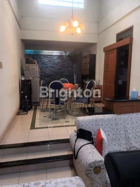 image RUMAH 2 LANTAI FURNISHED DI PASADENA RESIDANCE LUAS 300M² ADA 5 KAMAR TIDUR (6)