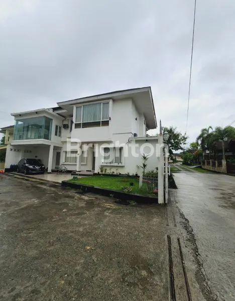 Gambar Property DIJUAL RUMAH FULLFURNISH TENGAH KOTA BERNUANSA MINIMALIS MEWAH LOKASI DALAM PERUMAHAN PUPUK AMAN NYAMAN HARGA NEGO