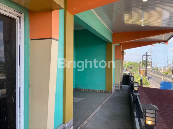 image RUKO MEWAH 3 LANTAI STRATEGIS JALAN RAYA JOGJA-SOLO (2)