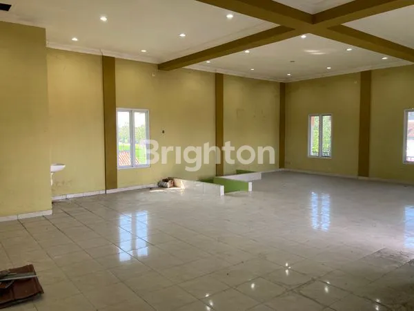 image RUKO MEWAH 3 LANTAI STRATEGIS JALAN RAYA JOGJA-SOLO (3)