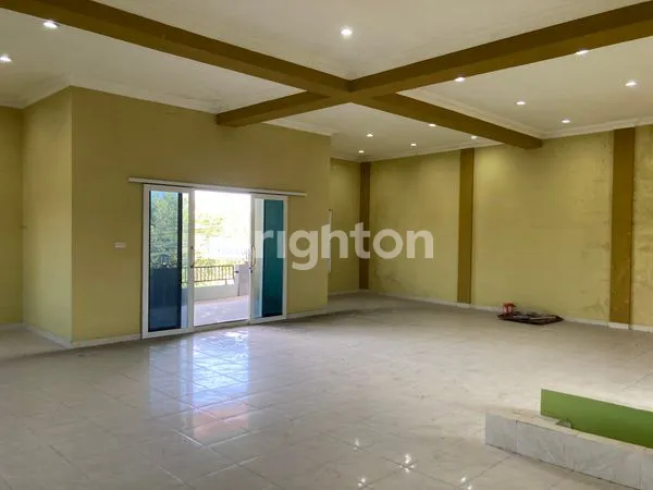 image RUKO MEWAH 3 LANTAI STRATEGIS JALAN RAYA JOGJA-SOLO (4)