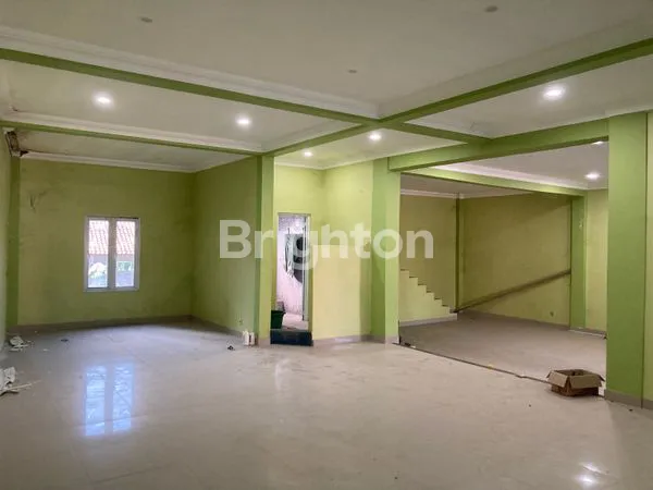 image RUKO MEWAH 3 LANTAI STRATEGIS JALAN RAYA JOGJA-SOLO (5)