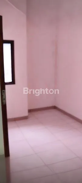 image RUMAH DEPAN JALAN RAYA DI JAGAKARSA  (4)