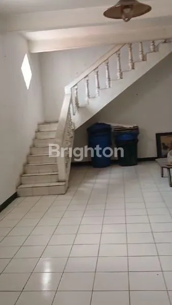 image RUMAH 3 LANTAI RUNGKUT ASRI (1)