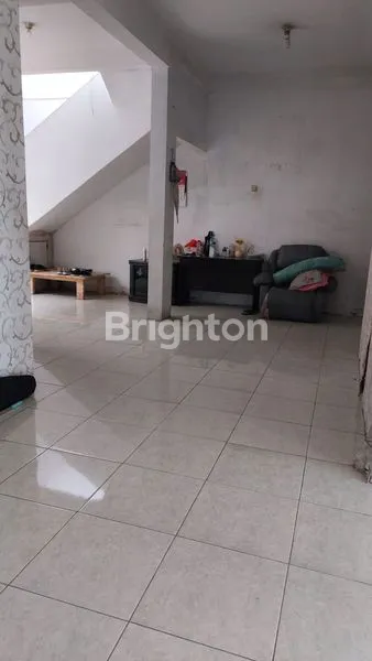 image RUMAH 2 LANTAI SIAP HUNI DI KOMPLEK BCS KELAPA GADING (4)