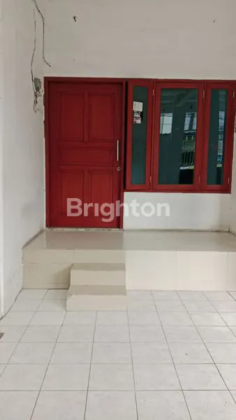 image RUMAH 2 LANTAI SIAP HUNI DI KOMPLEK BCS KELAPA GADING (2)
