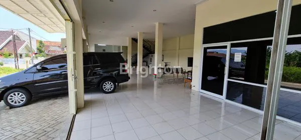 image GEDUNG KOMERSIAL STRATEGIS PINGGIR JALAN UTAMA (6)