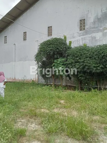 image GUDANG STRATEGIS DI PINGGIR JALAN RAYA (2)