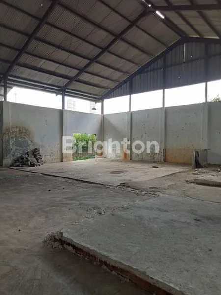 image GUDANG STRATEGIS DI PINGGIR JALAN RAYA (3)