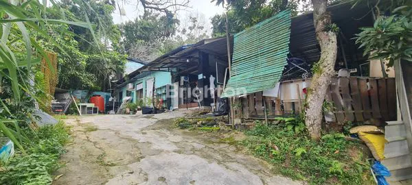 image TANAH DAN RUMAH PINGGIR JALAN JL MAYJEND SUTOYO (1)