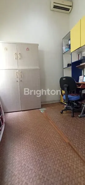 image RUMAH TINGGAL DUA SETENGAH LANTAI AKSES MUDAH KEMANA MANA  LOKASINYA SANGAT STRATEGIS GUNUNG SAHARI JAKARTA PUSAT (6)