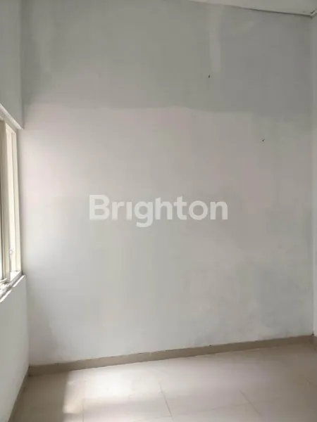 image RUMAH BAGUS SIAP HUNI GREEN SEMANGGI STRATEGIS DEKAT MERR RUNGKUT (3)