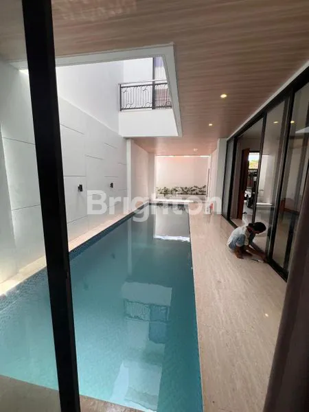 image RUMAH MEWAH KUTA UTARA  (4)