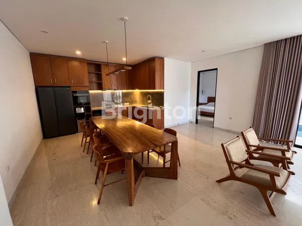 image RUMAH MEWAH KUTA UTARA  (2)