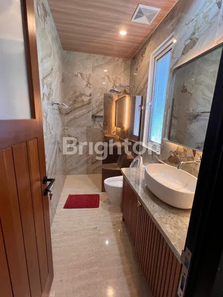 image RUMAH MEWAH KUTA UTARA  (5)