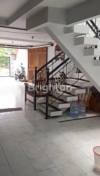 image DIJUAL CEPAT RUMAH MANYAR TIRTOYOSO SIAP HUNI MEWAH DAN TERAWAT DENGAN INTERIOR CLASSIC  (3)
