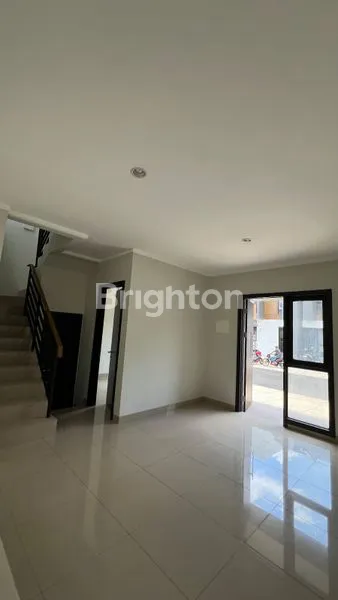 image RUMAH SEWA CLUSTER SUMMARECON CROWN GADING \HARAPAN INDAH CAKUNG BEKASI\ (3)