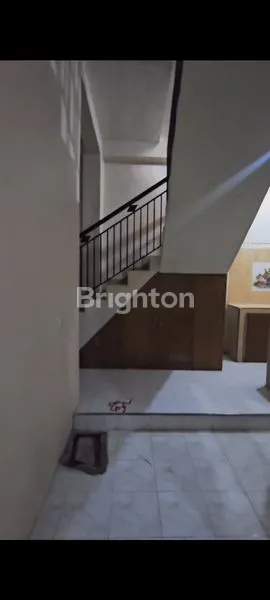 image RUMAH 2 LANTAI SIAP HUNI DI PERUM GENTAN (4)